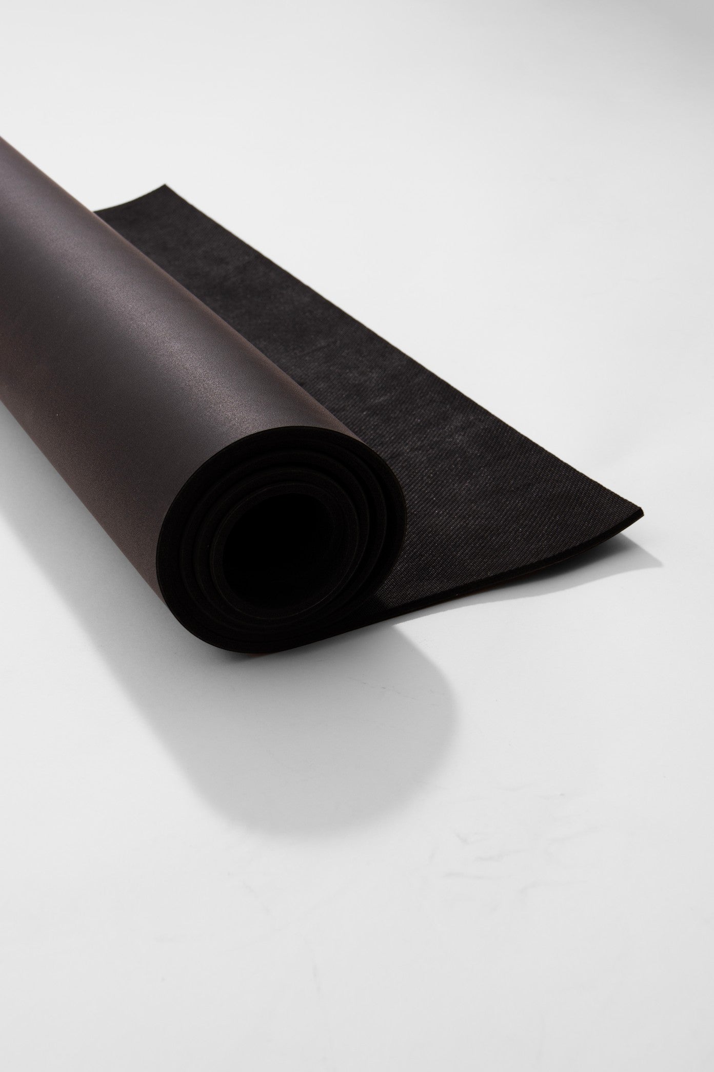 Amp flow yoga mat black